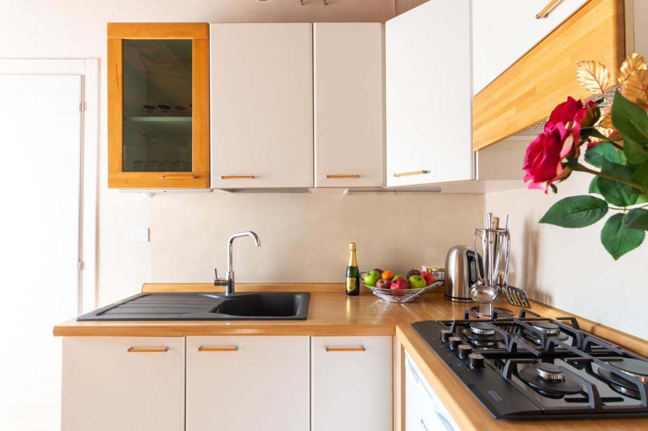 La Soffitta Di Giulietta - Design Loft Apartment เวโรนา ภายนอก รูปภาพ