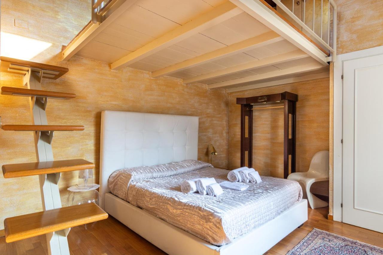 La Soffitta Di Giulietta - Design Loft Apartment เวโรนา ภายนอก รูปภาพ
